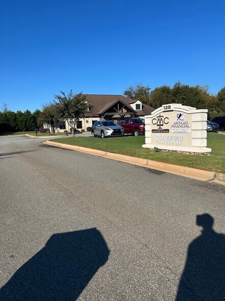 128 Tommy Stalnaker Dr, Warner Robins, GA à vendre - Photo de l’immeuble – Image 3 sur 5