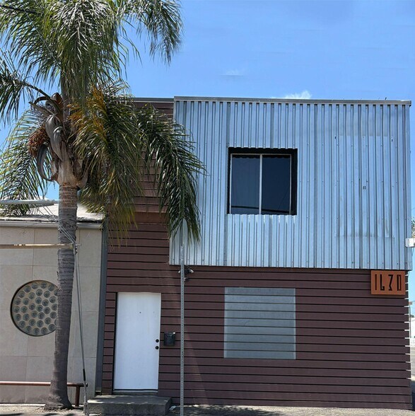 1630 Superior Ave, Costa Mesa, CA à louer - Photo de l’immeuble – Image 1 sur 10