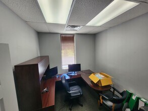 153 Brozzini Ct, Greenville, SC à louer Photo de l’immeuble– Image 2 sur 5