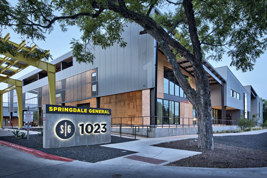 1023 Springdale Rd, Austin, TX à louer - Photo de l’immeuble – Image 3 sur 16