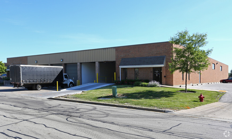 7825-7827 S Quincy St, Willowbrook, IL à louer - Photo principale – Image 1 sur 5