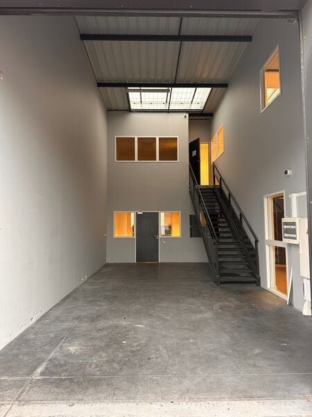 Plus de détails pour 10 Rue Jacquard, Chassieu - Local d’activités à vendre