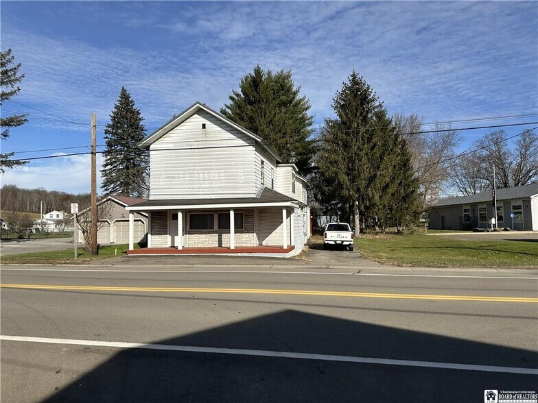 5456 E Lake Rd, Dewittville, NY à vendre - Photo principale – Image 1 sur 5
