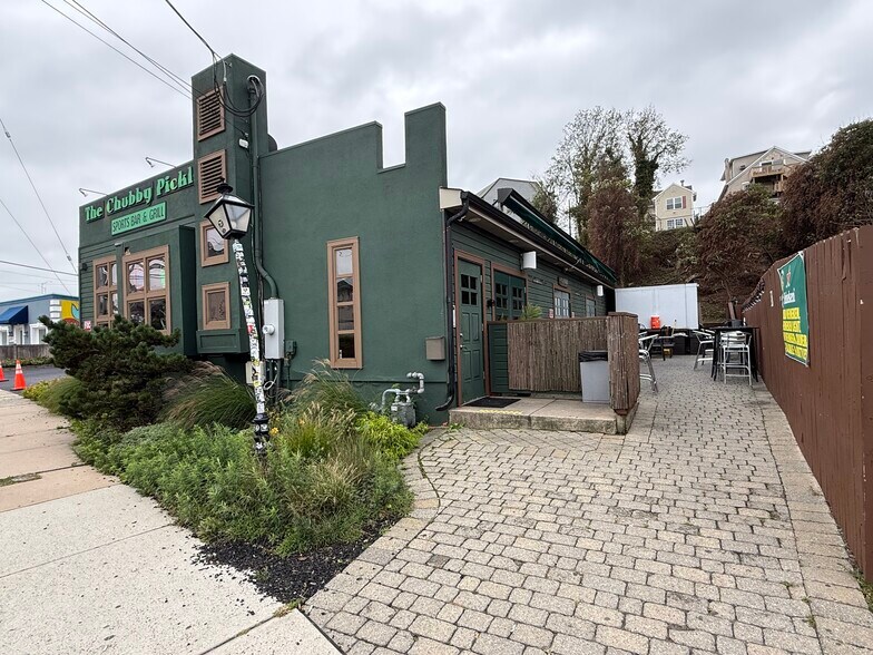 23 Bay Ave, Highlands, NJ à vendre - Photo de l’immeuble – Image 3 sur 12