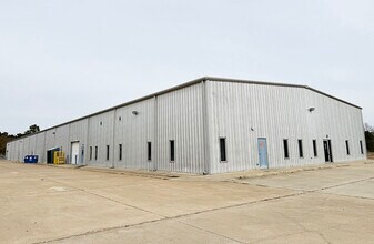 100 N FM 3083 Rd E, Conroe, TX à louer Photo de l’immeuble– Image 1 sur 10