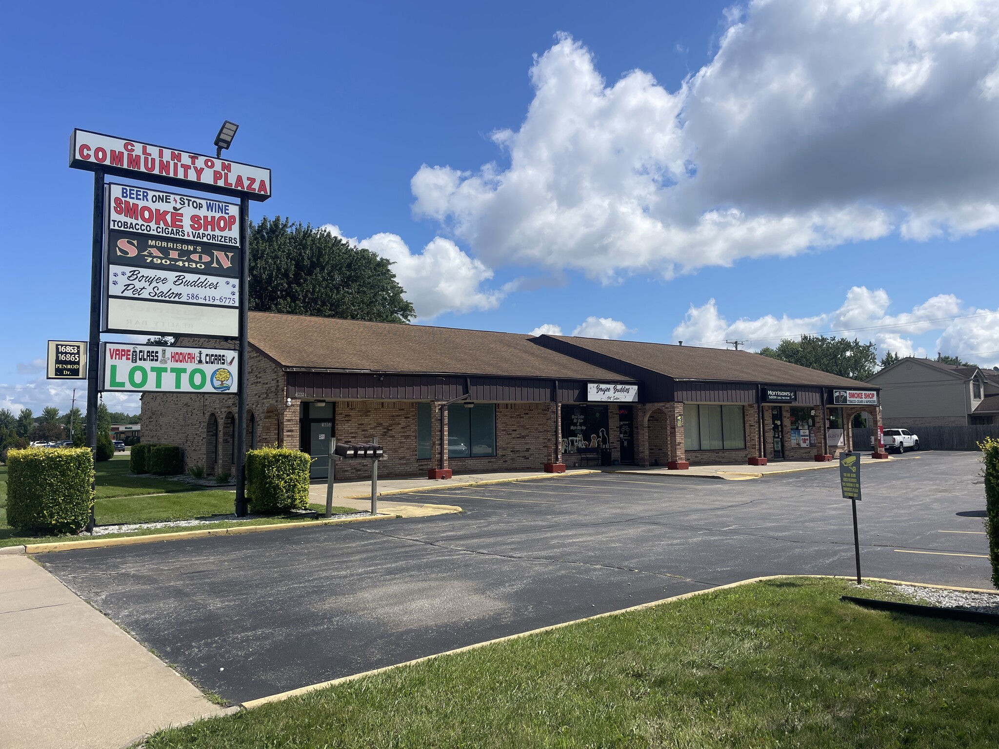 16853-16865 Penrod Dr, Clinton Township, MI à louer Photo de l’immeuble– Image 1 sur 3