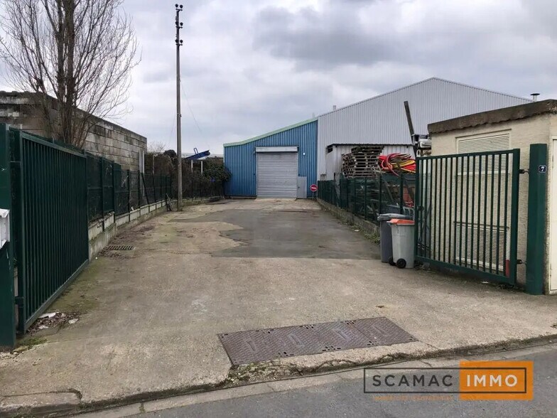 Local d’activités dans Villeneuve-le-Roi à louer - Photo de l’immeuble – Image 3 sur 5