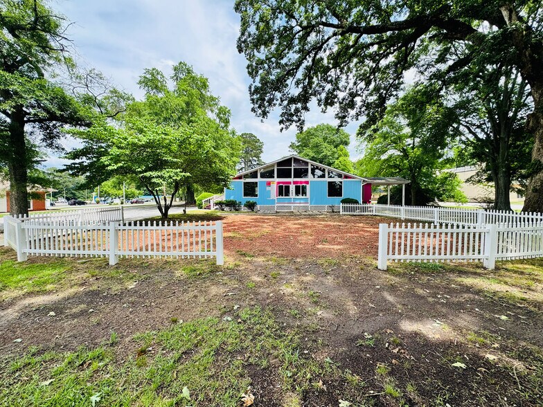 685 N Jeff Davis Dr, Fayetteville, GA à vendre - Photo de l’immeuble – Image 2 sur 28
