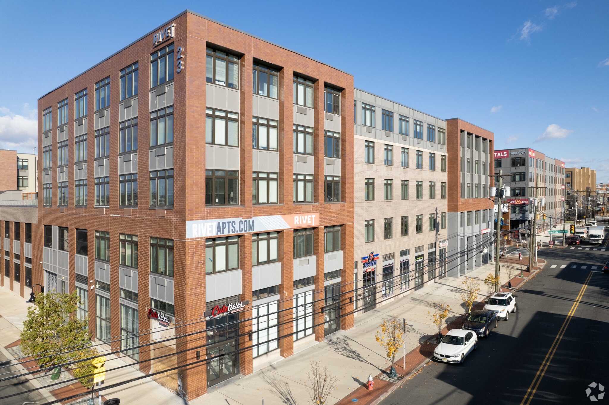 26 University Place Blvd, Jersey City, NJ à louer Photo principale– Image 1 sur 40