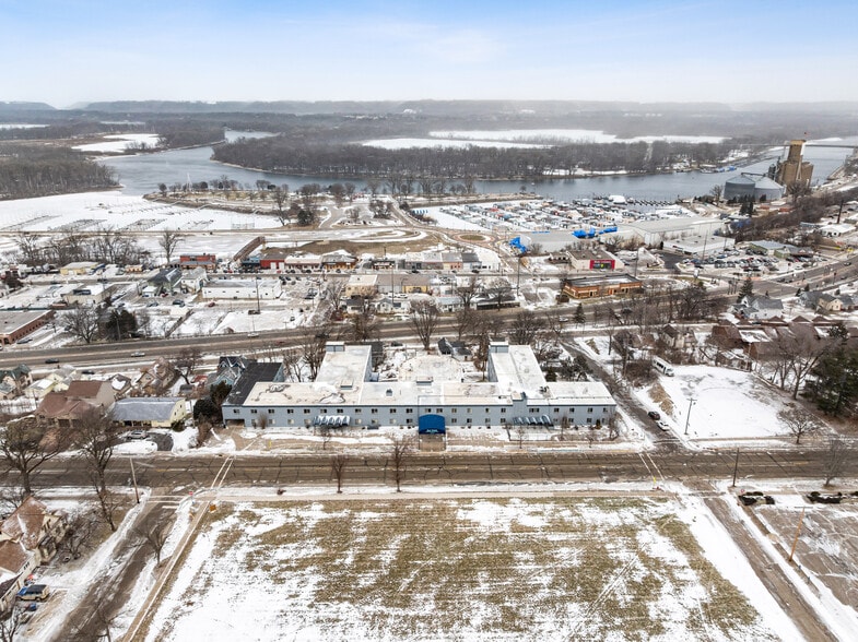 1412 W 4th St, Red Wing, MN à vendre - Photo principale – Image 1 sur 15