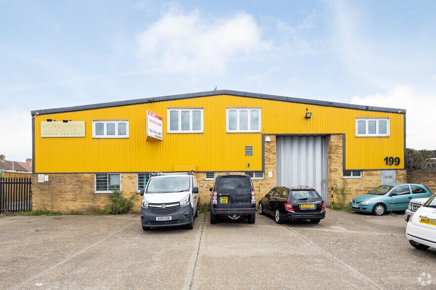 199 New Rd, Rainham à louer - Photo principale – Image 1 sur 2