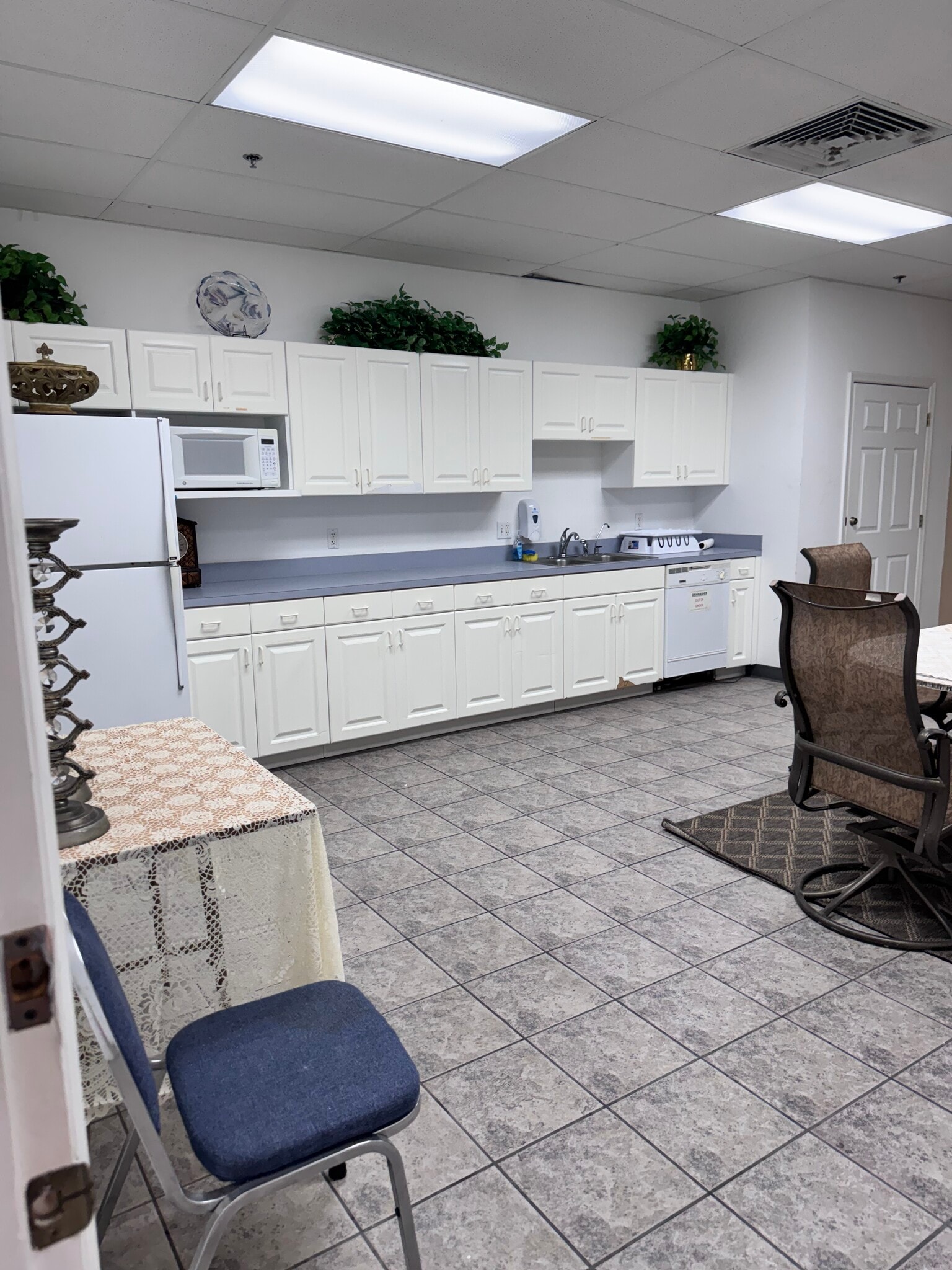 110 Athens St, Tarpon Springs, FL à louer Photo intérieure– Image 1 sur 4
