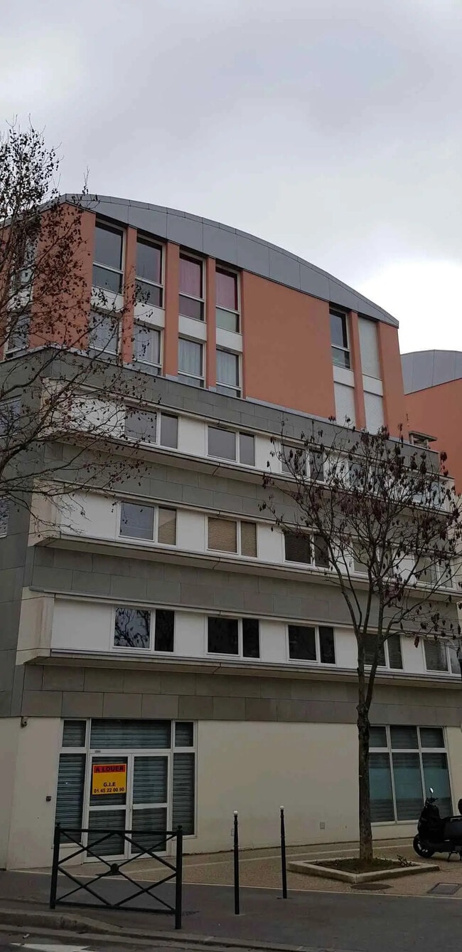 Plus de détails pour Local commercial à louer