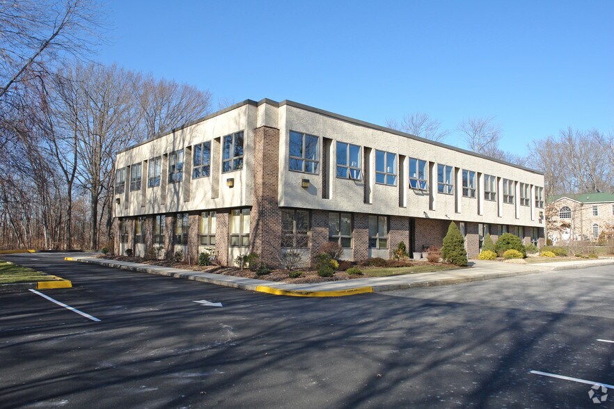 10 McKinley St, Closter, NJ à louer - Photo de l’immeuble – Image 2 sur 7