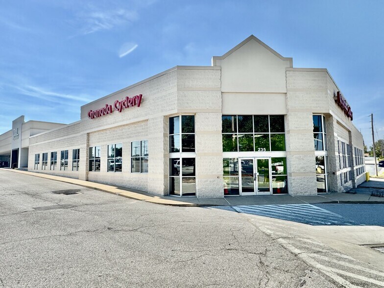 235-293 Mid Rivers Mall Dr, Saint Peters, MO à louer - Photo de l’immeuble – Image 2 sur 8