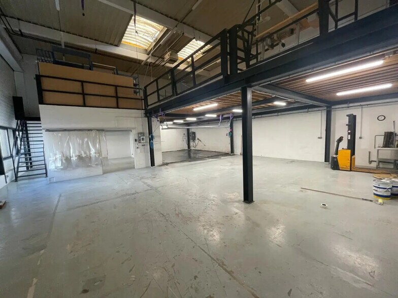 12-24 Avenue De Stalingrad, Stains à louer - Photo de l’immeuble – Image 1 sur 9