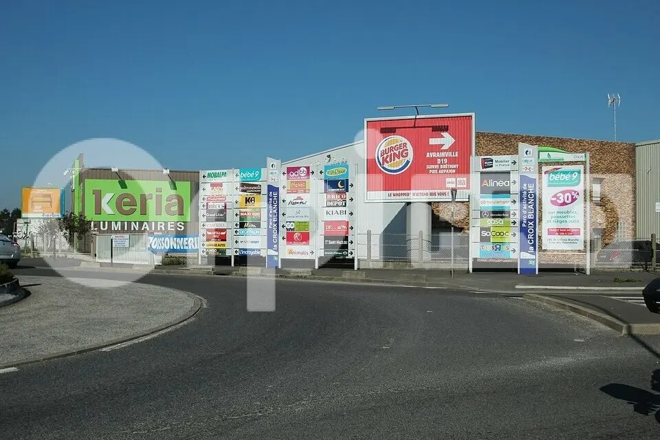 Local commercial dans Sainte-Geneviève-des-Bois à louer Photo de l’immeuble– Image 1 sur 5