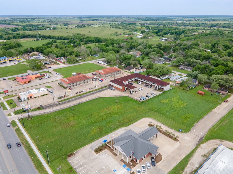 3612 7th, Bay City, TX à vendre - Aérien – Image 3 sur 8