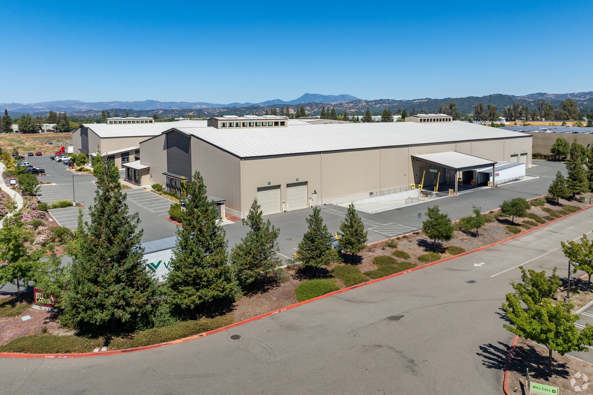 3300 N Laughlin Rd, Santa Rosa, CA à louer Aérien– Image 1 sur 22