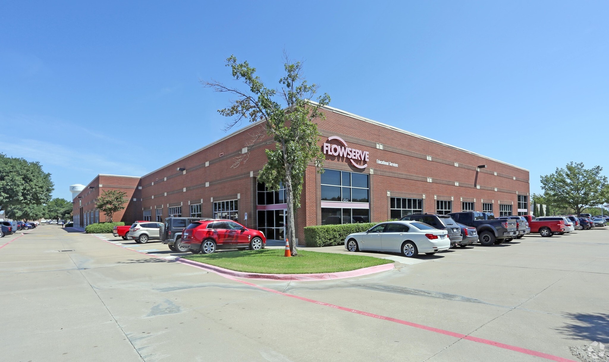 4343 W Royal Ln, Irving, TX à louer Photo de l’immeuble– Image 1 sur 23