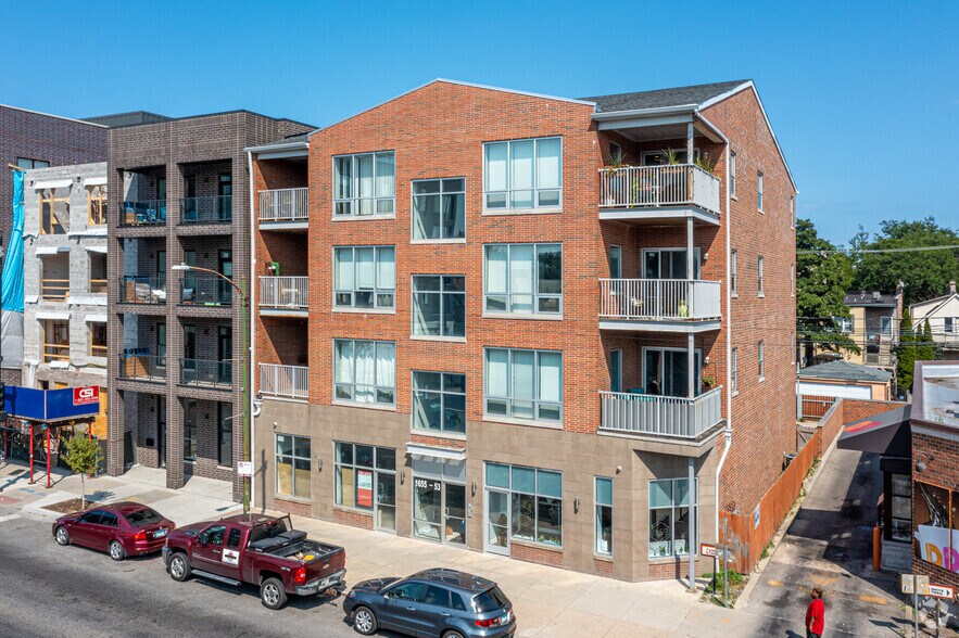 1655-1657 N Western Ave, Chicago, IL à louer - Photo principale – Image 1 sur 2