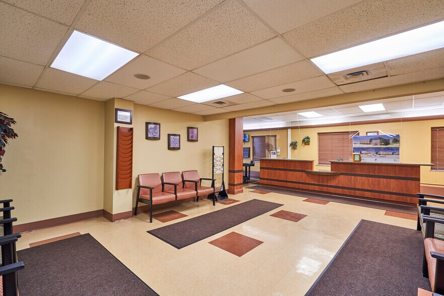 640 W Market St, Akron, OH à vendre - Photo de l’immeuble – Image 3 sur 19