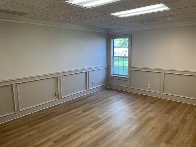 10550 Marty St, Overland Park, KS à louer - Photo de l’immeuble – Image 3 sur 7