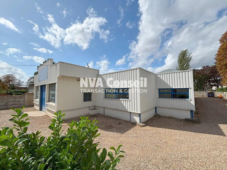 Local d'activités dans Argenteuil à vendre - Photo de l’immeuble – Image 2 sur 13