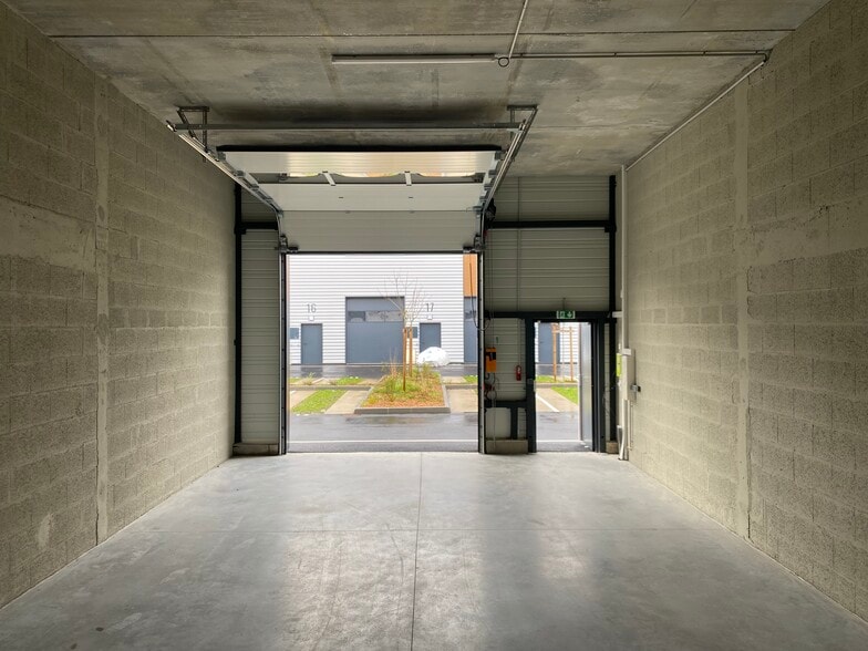 5 Allée Jacques Delors, Gradignan à louer - Photo de l’immeuble – Image 3 sur 5