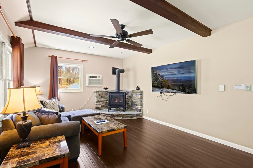 157 Hill St, Blowing Rock, NC à vendre - Photo de l’immeuble – Image 3 sur 7