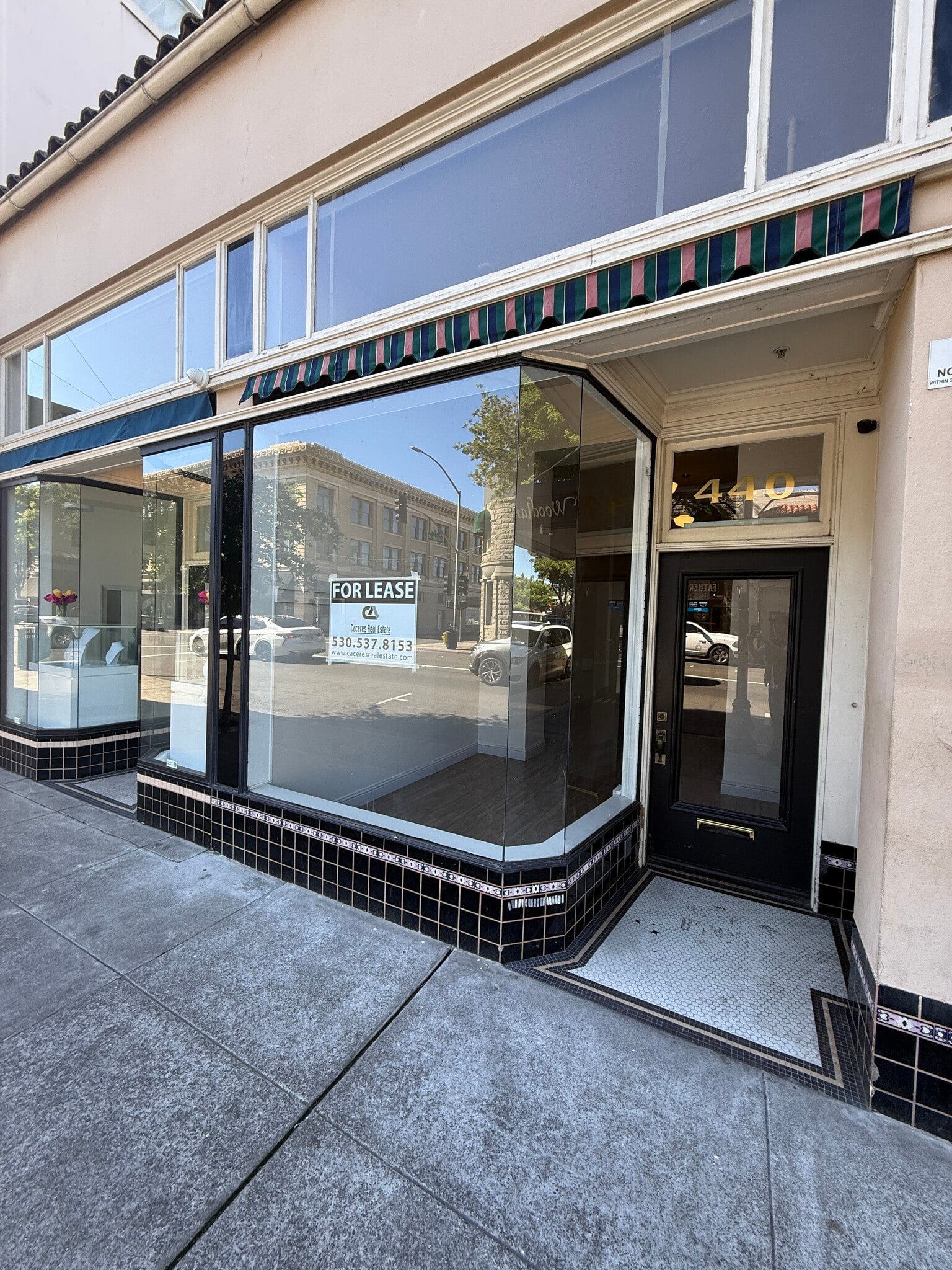 448 College St, Woodland, CA à louer Photo intérieure– Image 1 sur 8