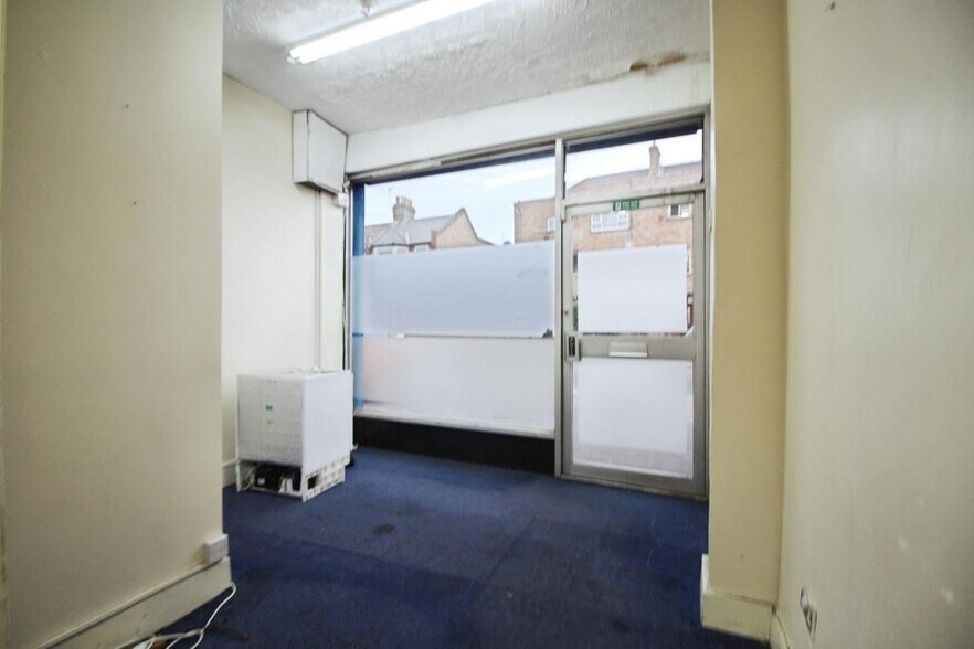 525 Katherine Rd, Londres à louer - Photo de l’immeuble – Image 3 sur 23