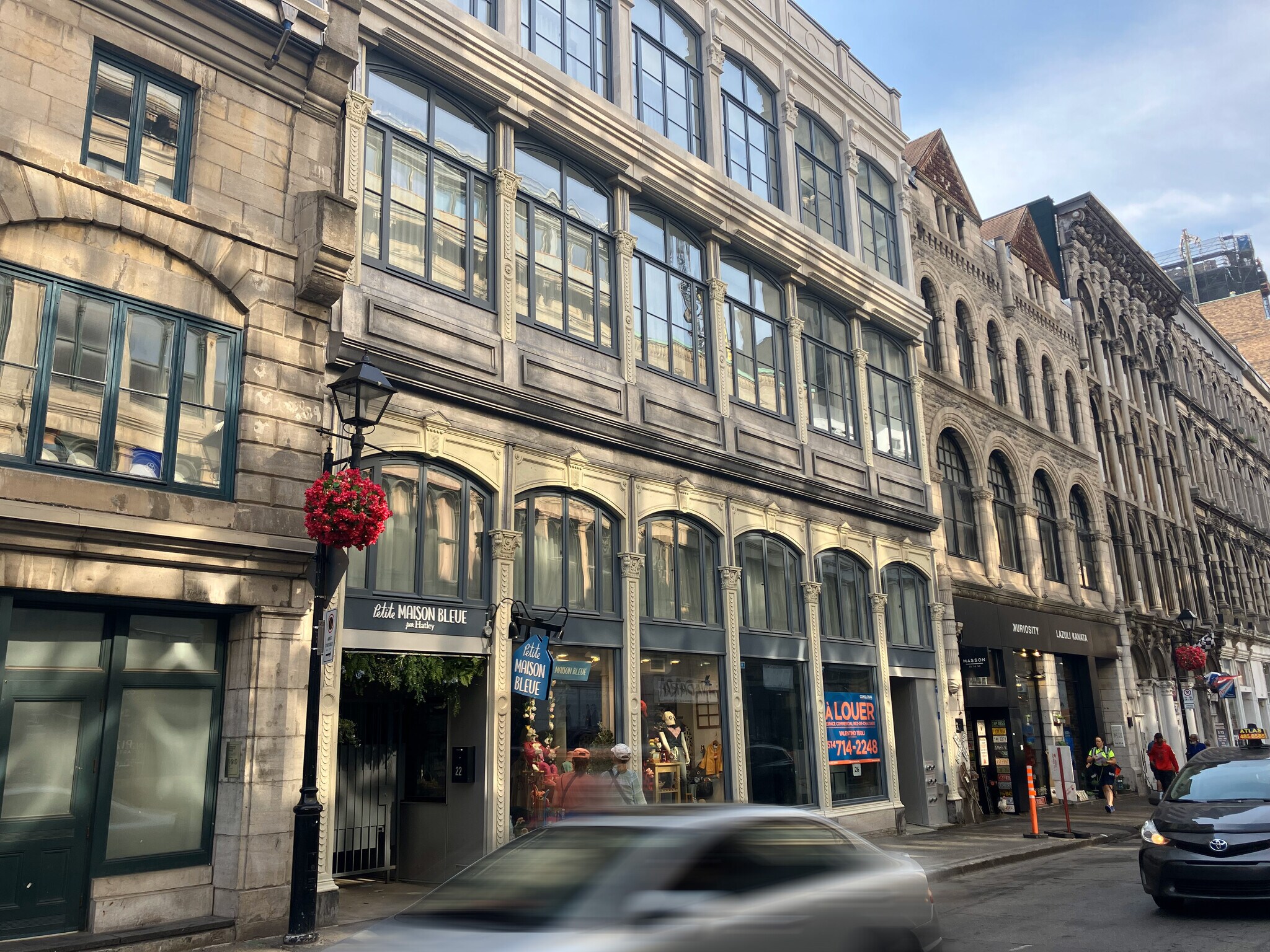 22-26 Rue Notre-Dame O, Montréal, QC à louer Photo de l’immeuble– Image 1 sur 5