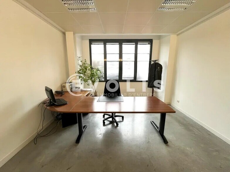 Bureau dans Amiens à louer - Photo de l’immeuble – Image 2 sur 5