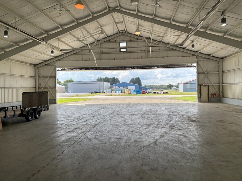 131 Ash Dr, Kimball Township, MI à louer - Photo de l’immeuble – Image 3 sur 19