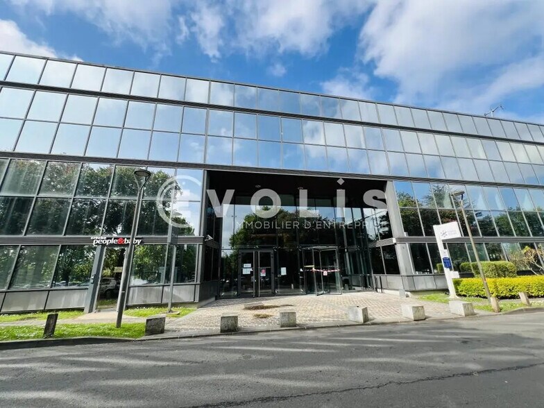 Bureau dans Rosny-sous-Bois à louer - Photo de l’immeuble – Image 1 sur 9