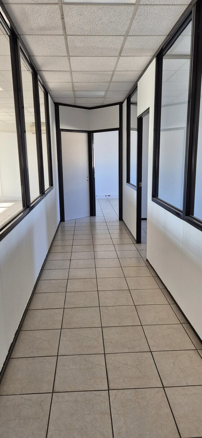 Plus de détails pour Bureau à louer