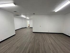 670 W Arapaho Rd, Richardson, TX à louer Photo de l’immeuble– Image 1 sur 5