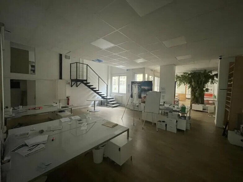 Bureau dans Lyon à louer - Photo de l’immeuble – Image 2 sur 8