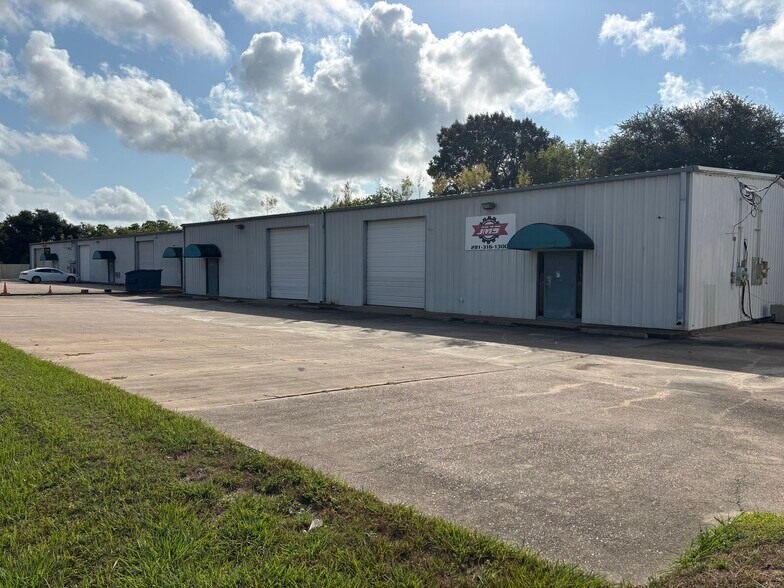 1120 County Road 129, Alvin, TX à vendre - Photo de l’immeuble – Image 3 sur 29