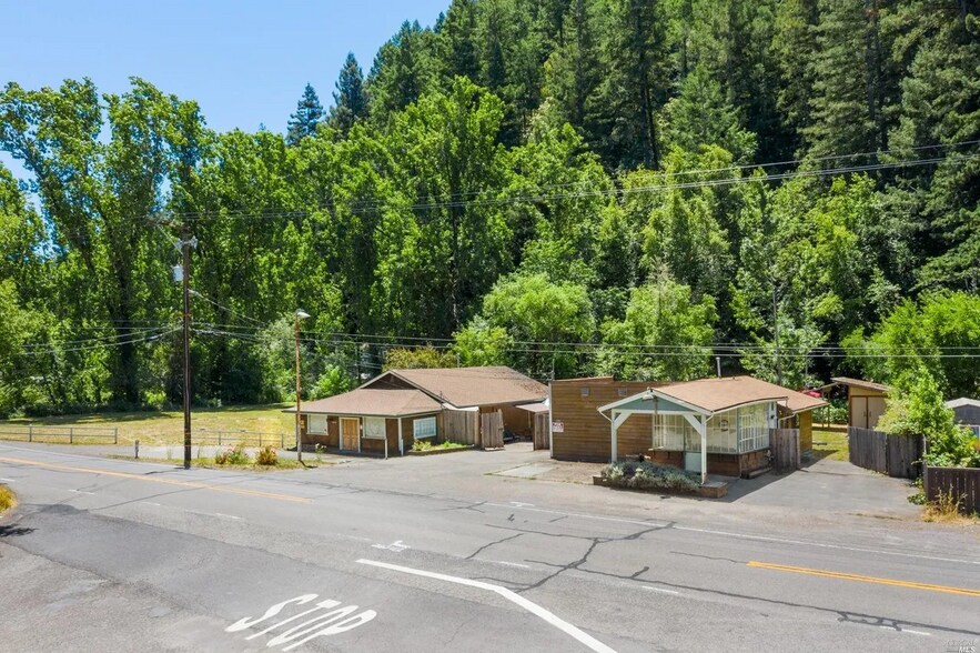 12050 Hwy 116, Guerneville, CA à vendre - Photo de l’immeuble – Image 2 sur 8