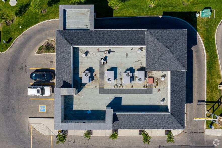 40 Saddletowne Cir NE, Calgary, AB à vendre - Aérien – Image 2 sur 3