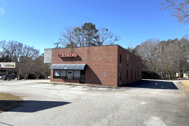 914 S Broad St, Clinton, SC à vendre - Photo de l’immeuble – Image 2 sur 6