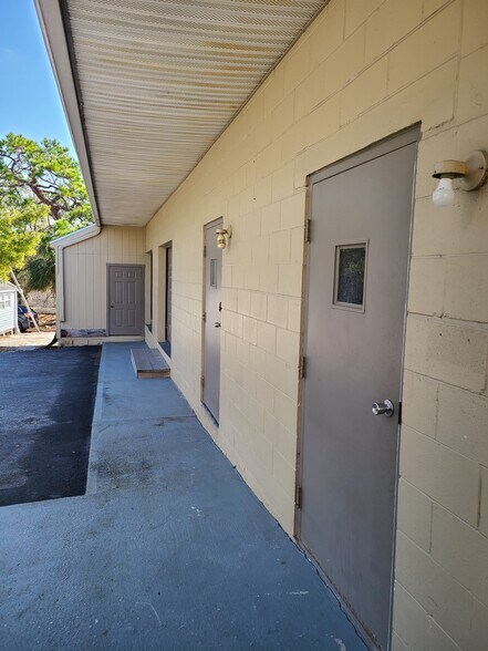 1845 S Pinellas Ave, Tarpon Springs, FL à louer - Photo de l’immeuble – Image 3 sur 13
