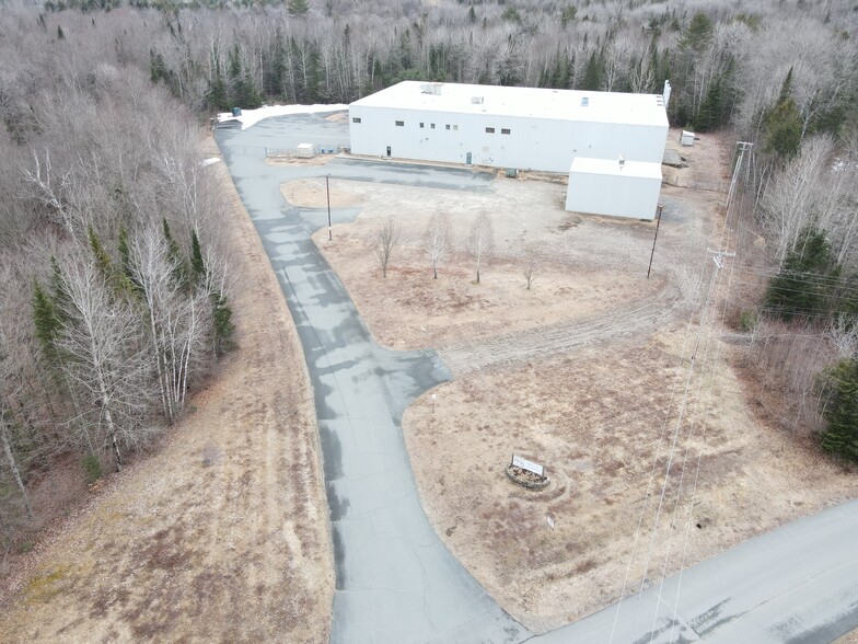 1227 Industrial Pky, Saint Johnsbury, VT à vendre - Photo de l’immeuble – Image 2 sur 6