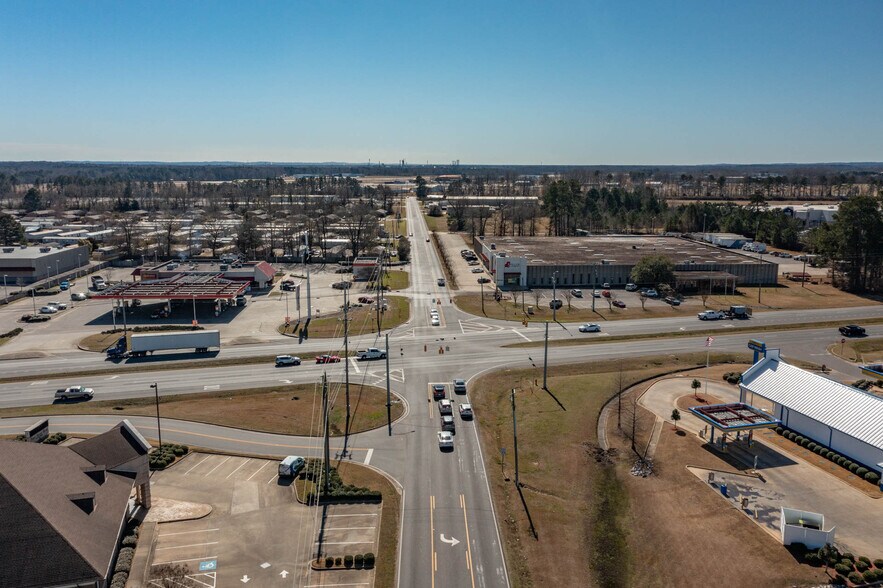 5550 McFarland Blvd, Northport, AL à louer - Photo de l’immeuble – Image 3 sur 26