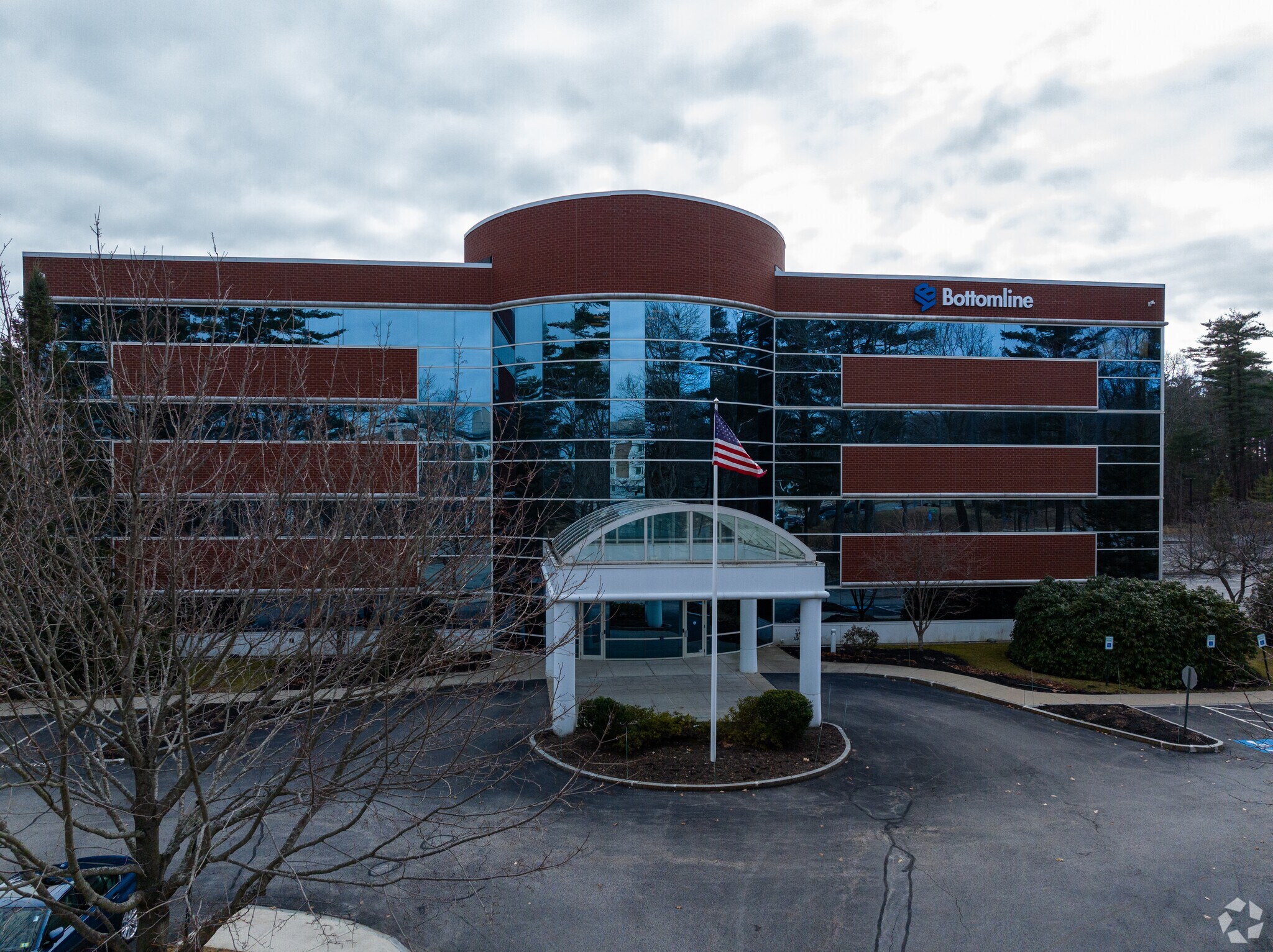 325 Corporate Dr, Portsmouth, NH à louer Photo de l’immeuble– Image 1 sur 6