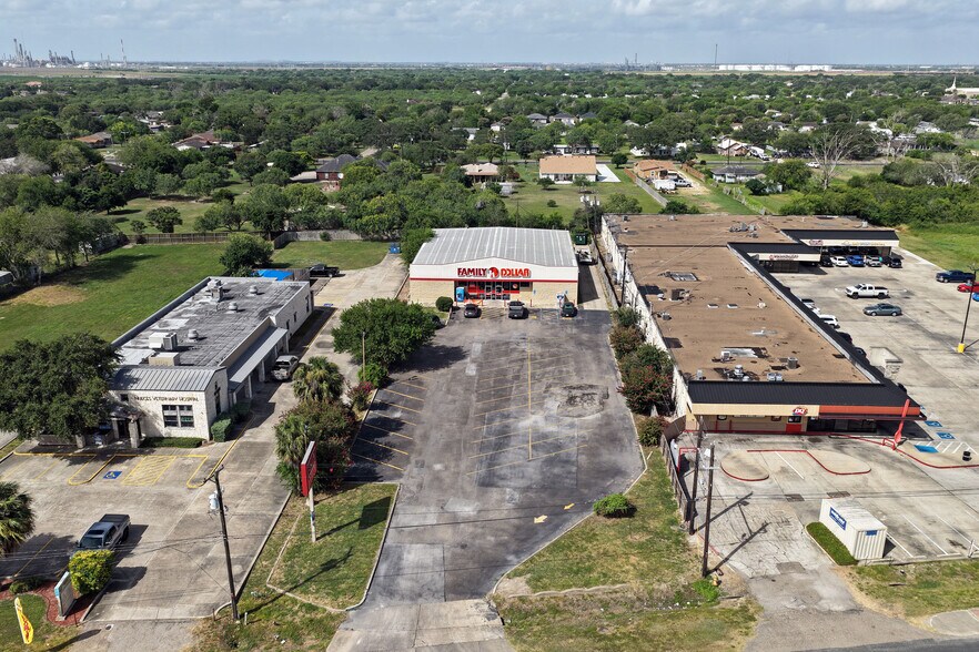 11033 Leopard St, Corpus Christi, TX à vendre - Photo de l’immeuble – Image 2 sur 7