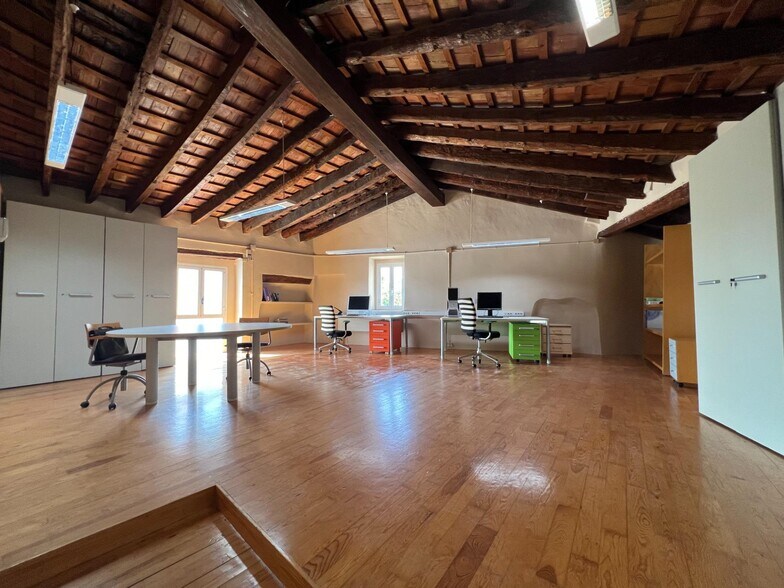 Local commercial dans Llíria, Valencia à louer - Photo de l’immeuble – Image 3 sur 15