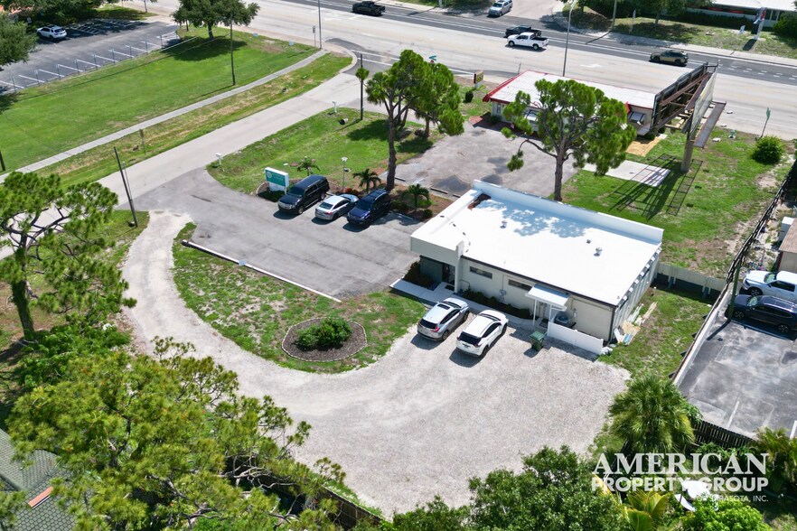 31 W Green St, Englewood, FL à louer - Photo de l’immeuble – Image 2 sur 15